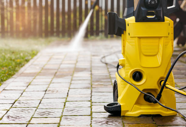 Best Animal Enclosure Cleaning  in Hillcrest, CA